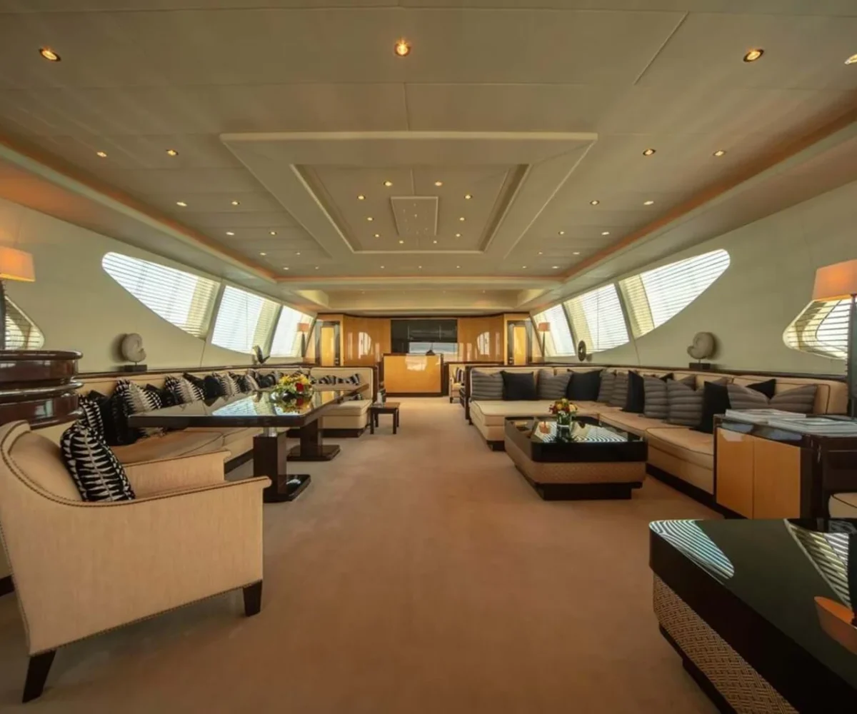 yachtImage_int_732_17222 (1)