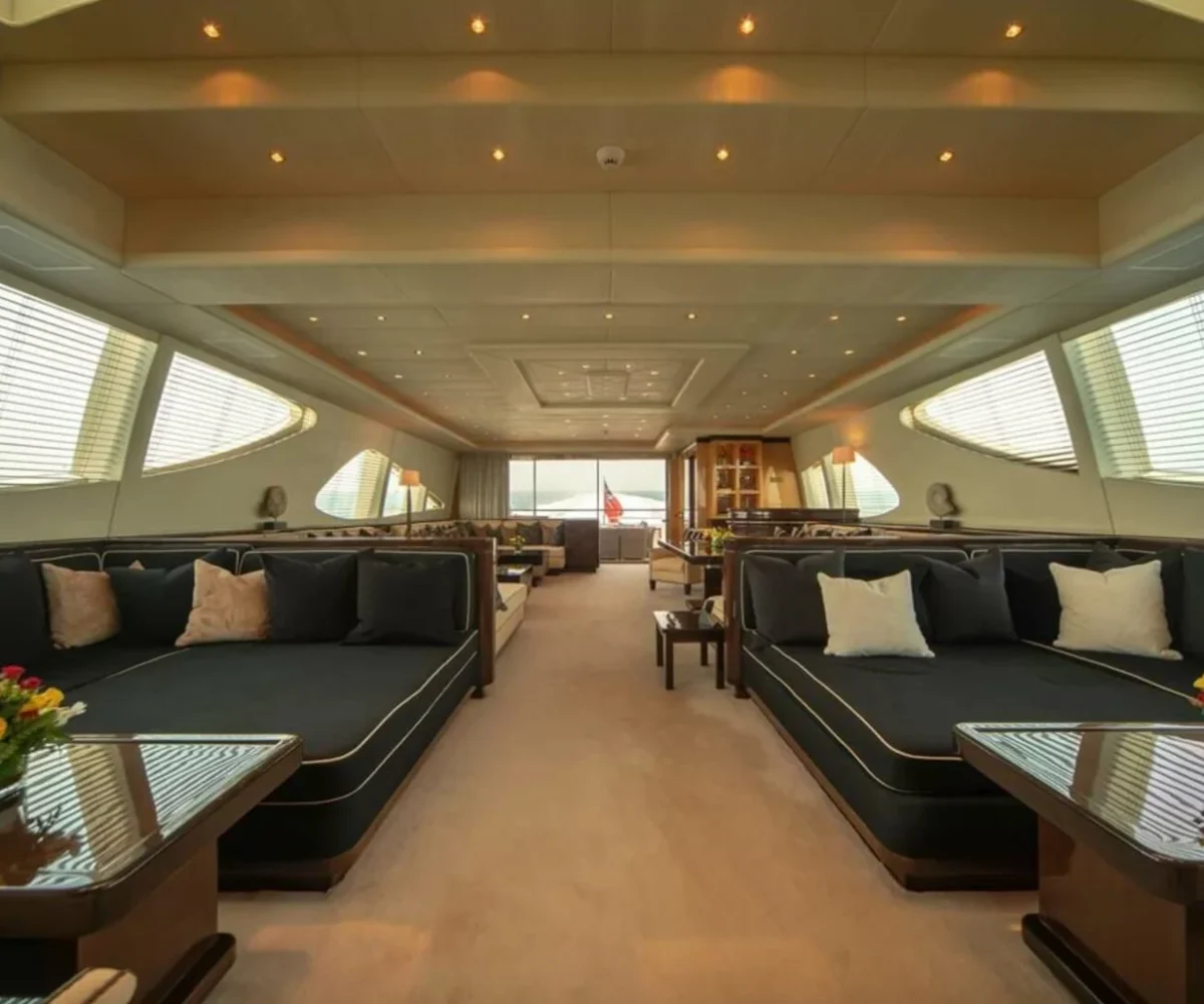 yachtImage_int_732_17232