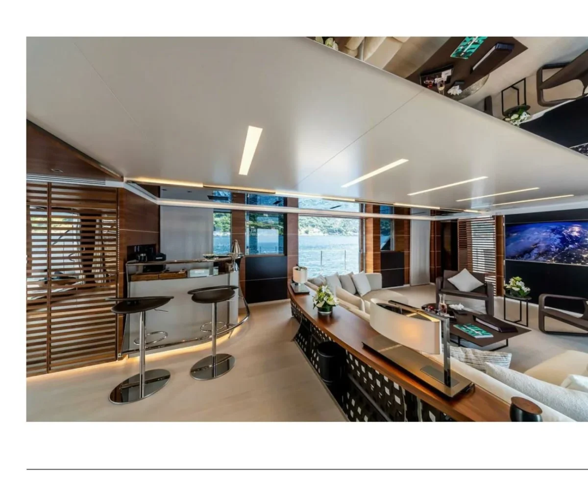 yachtImage_int_769_18359
