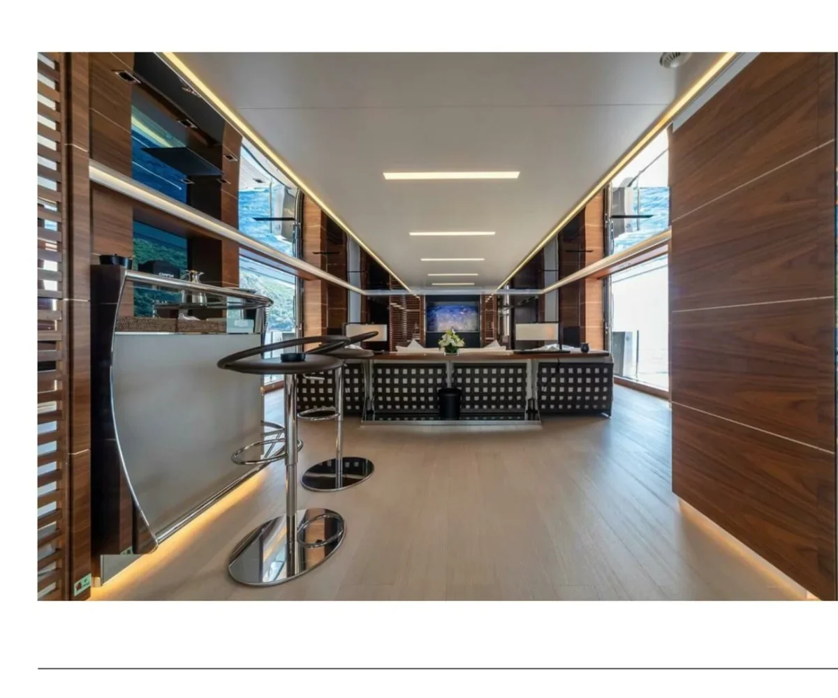 yachtImage_int_769_18360