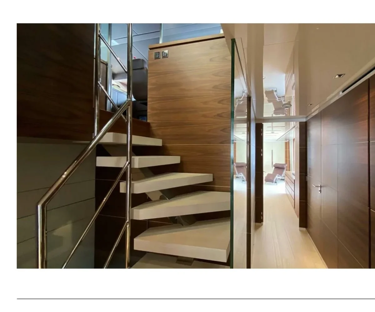 yachtImage_int_769_18367