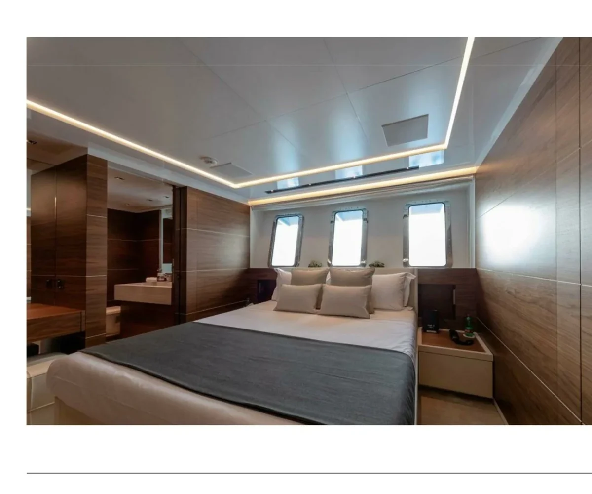 yachtImage_int_769_18371