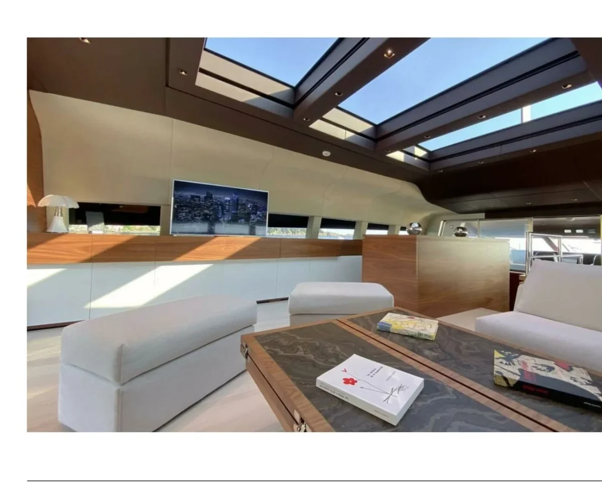 yachtImage_int_769_18377