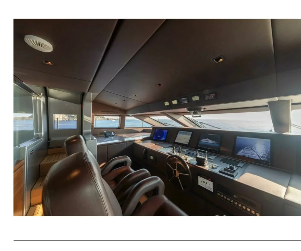 yachtImage_int_769_18378