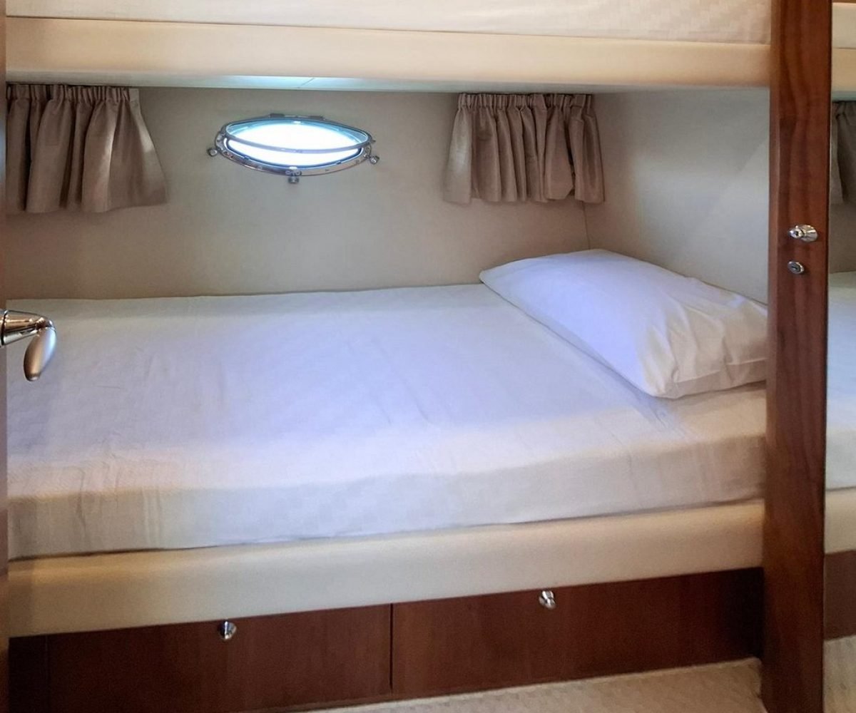 yachtImage_int_796_26356