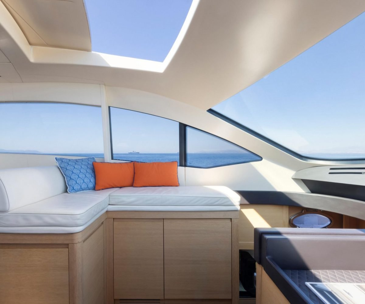 yachtImage_int_865_24377