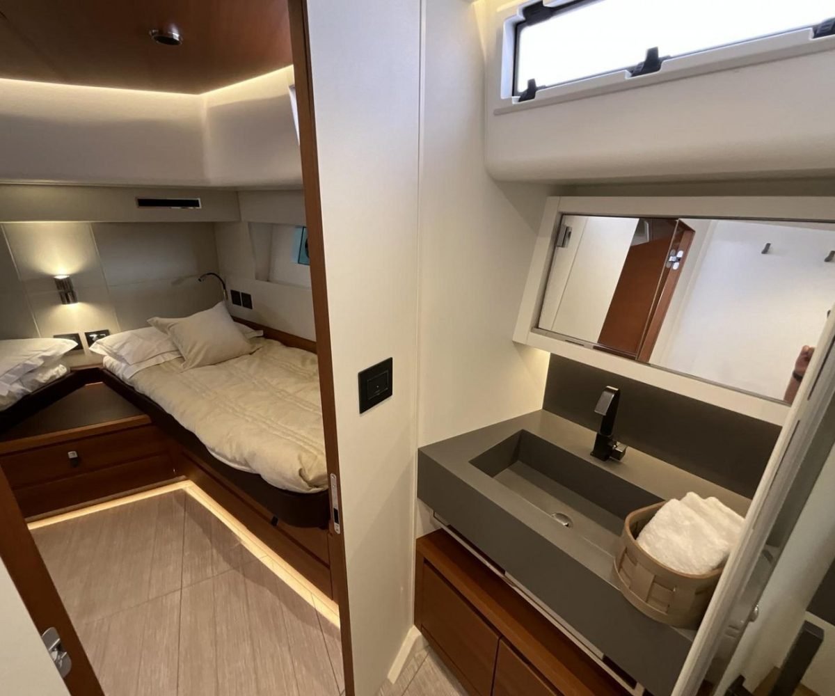 yachtImage_int_966_25112