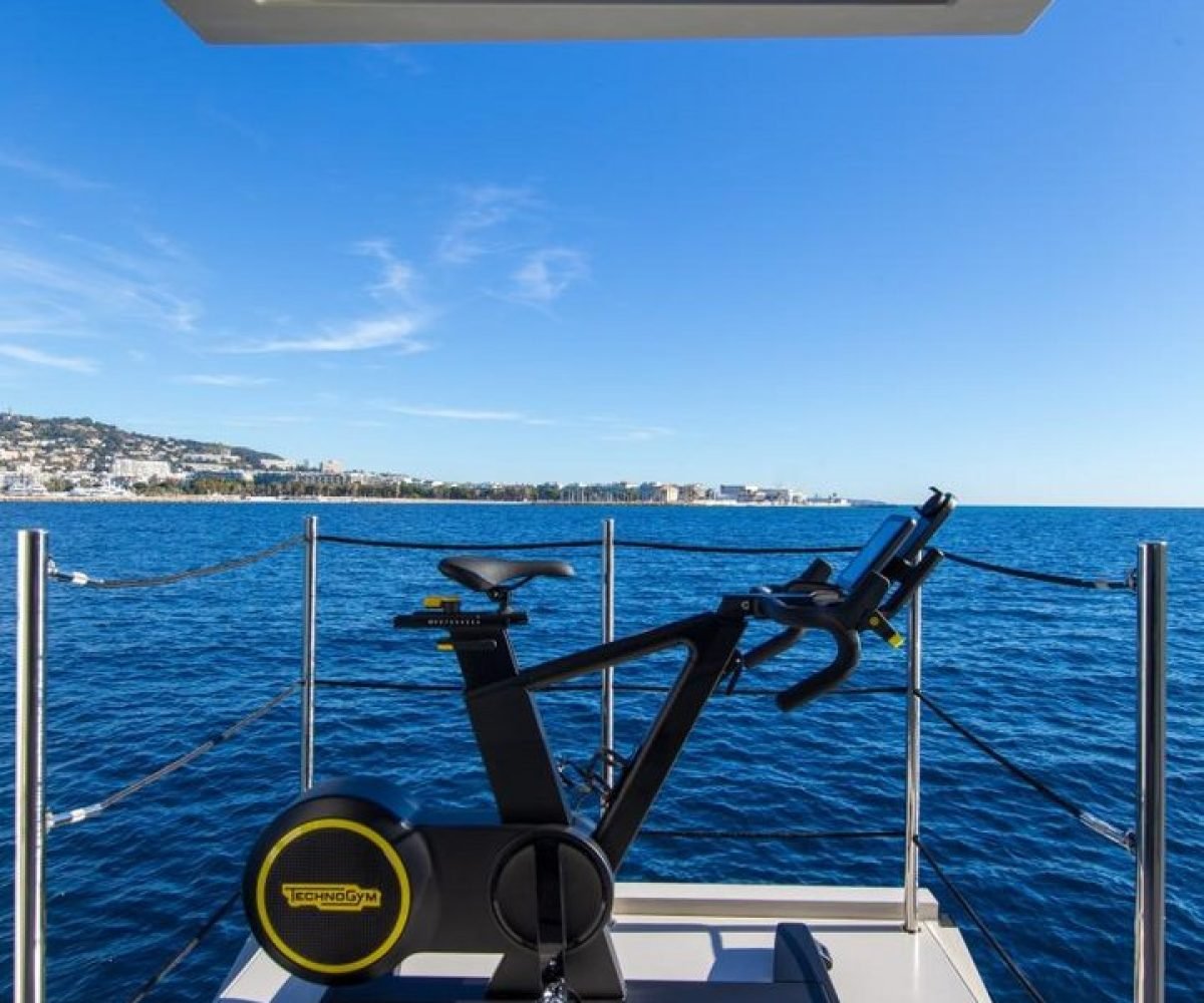 yachtImage_int_968_25153